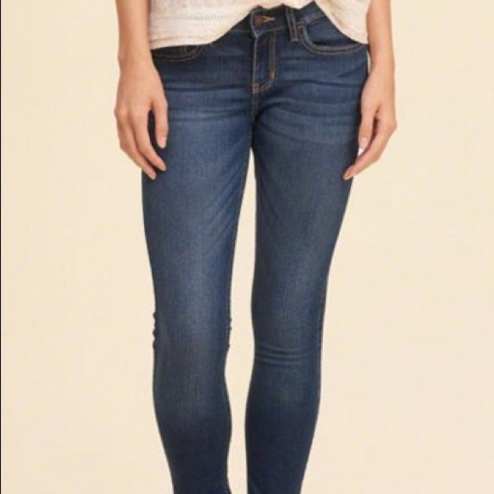 NWOT Hollister Dark Wash Skinny Jeans